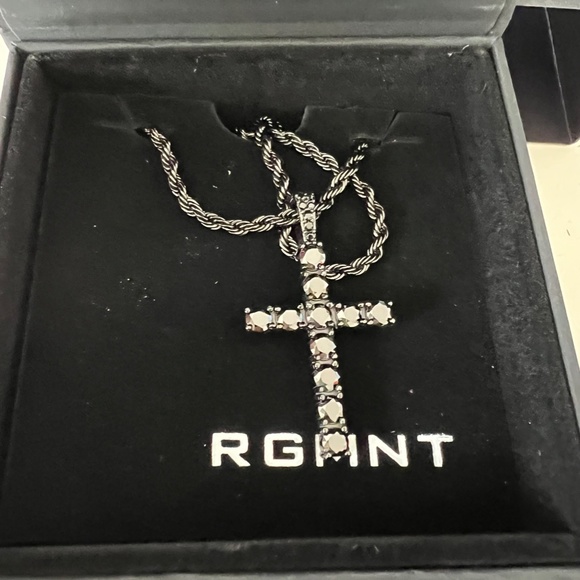 RGMNT ICED CROSS PENDANT - BLACK - Picture 4 of 5
